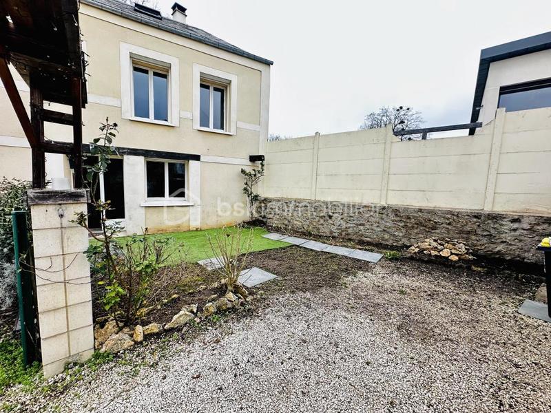 Maison - 90 m² - 3 pièces