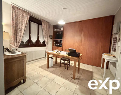 Maison traditionnelle - 209 m² - 8 pièces