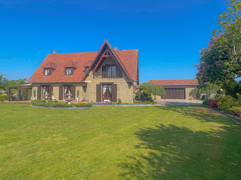 Maison en pierre - 295 m² - 8 pièces