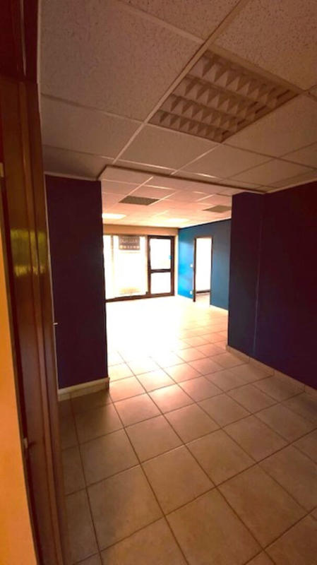 Local commercial - 78 m² - 4 pièces