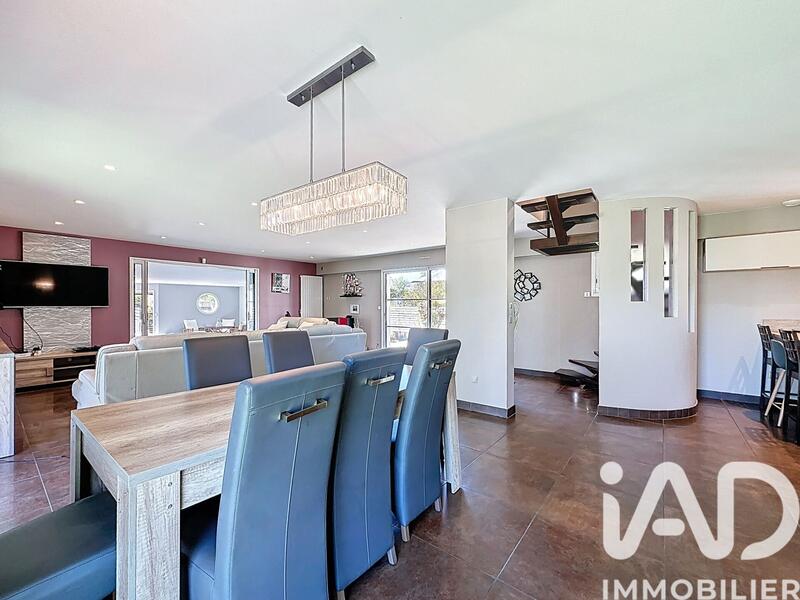 Maison - 163 m² - 7 pièces