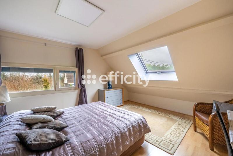 Maison - 205 m² - 7 pièces