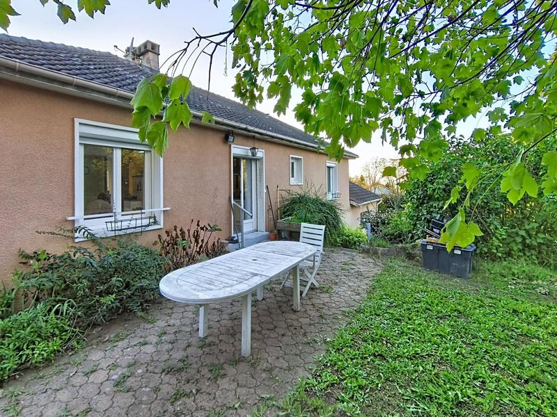 Maison - 90 m² - 5 pièces