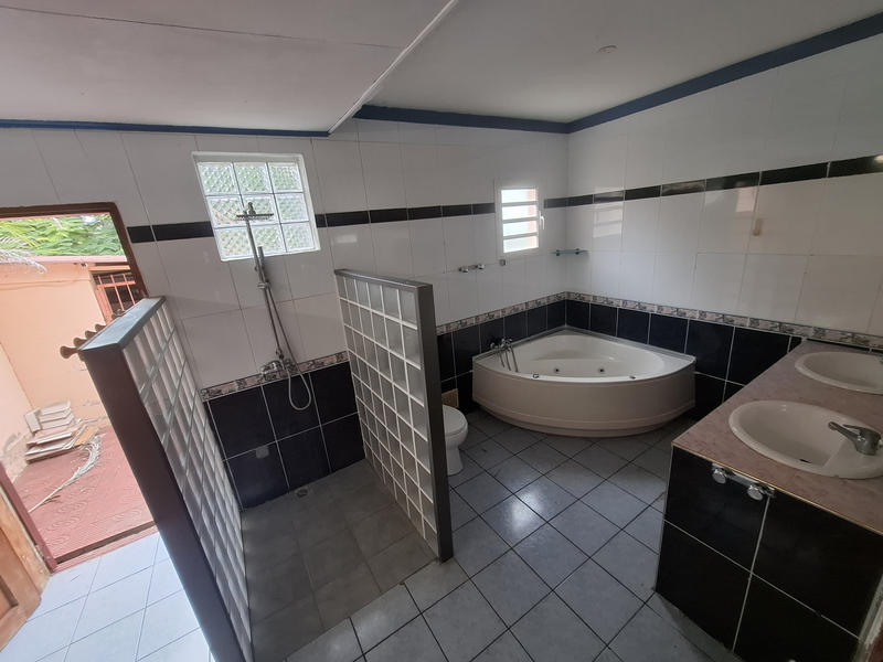 Maison - 120 m² - 9 pièces