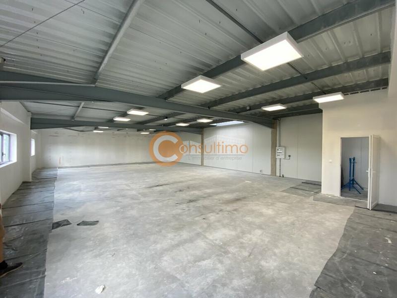 Local d'activité / Entrepôt - 374 m²
