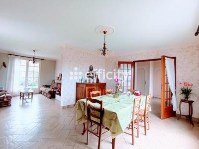 Maison - 92 m² - 5 pièces