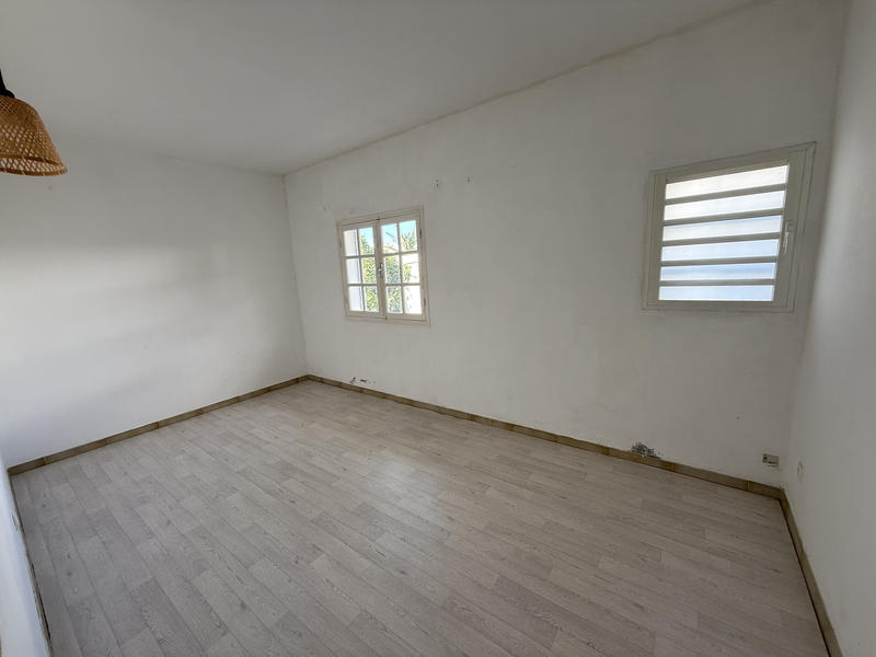 Maison - 202 m² - 7 pièces