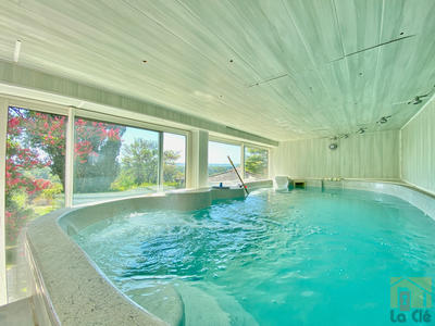 Maison - 197 m² - 6 pièces