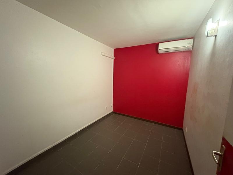 Local commercial - 147 m² - 10 pièces