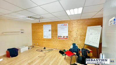 Local d'activités - 254 m²