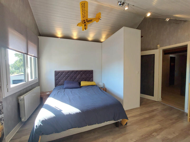 Maison - 250 m² - 9 pièces