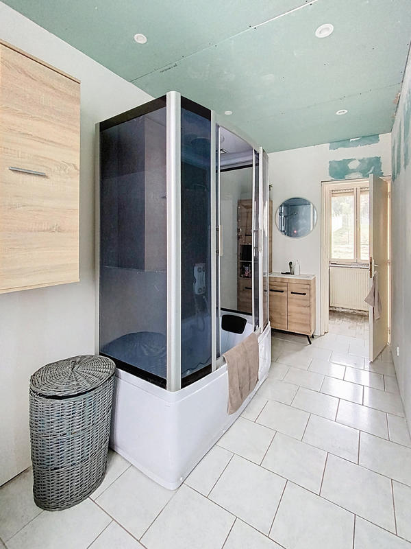 Maison - 220 m² - 9 pièces