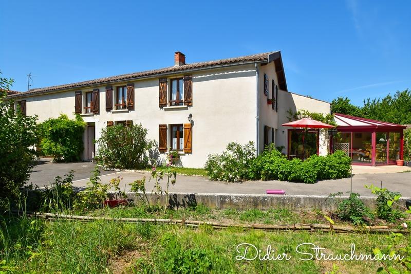 Maison - 200 m² - 7 pièces