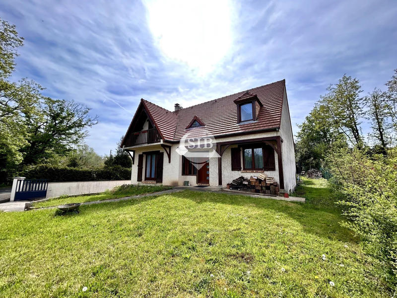 Maison traditionnelle - 163 m² - 6 pièces