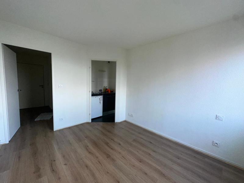 Studio - 38 m² - 3 pièces