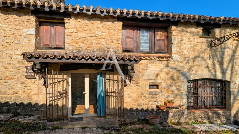 Maison - 180 m² - 4 pièces