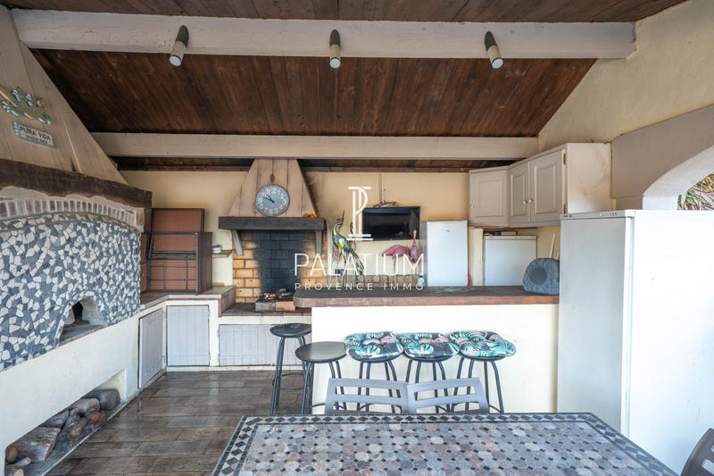 Maison - 221 m² - 5 pièces