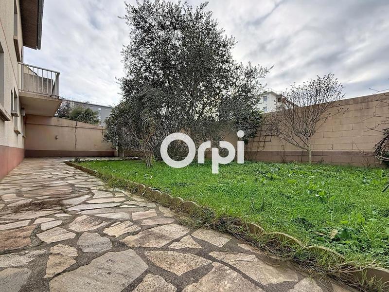 Maison - 167 m² - 6 pièces