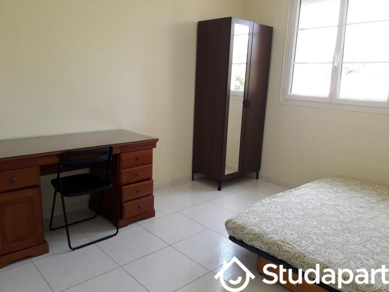 Chambre - 11 m² - 1 pièce