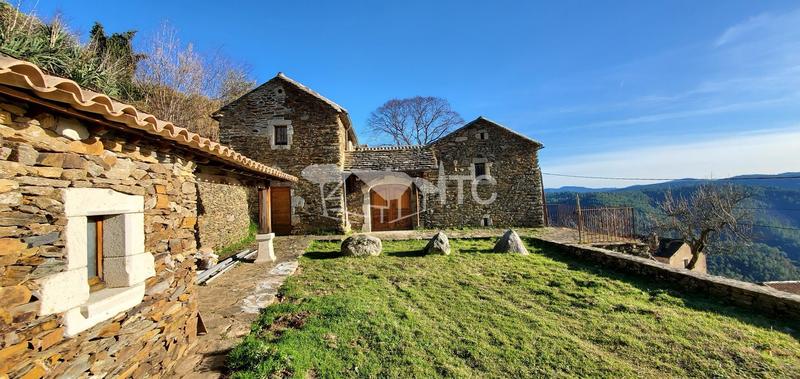 Corps de ferme - 329 m² - 16 pièces