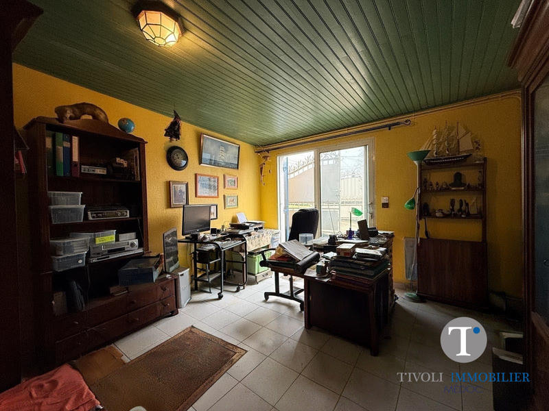 Maison - 225 m² - 9 pièces