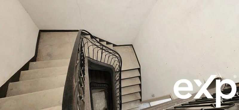 Maison - 255 m² - 9 pièces