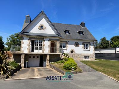 Maison traditionnelle - 143 m² - 6 pièces