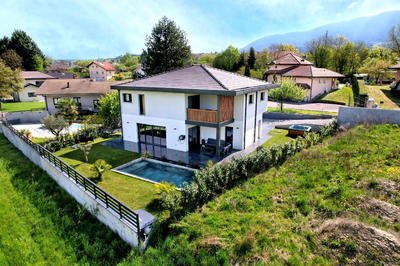 Maison - 208 m² - 5 pièces