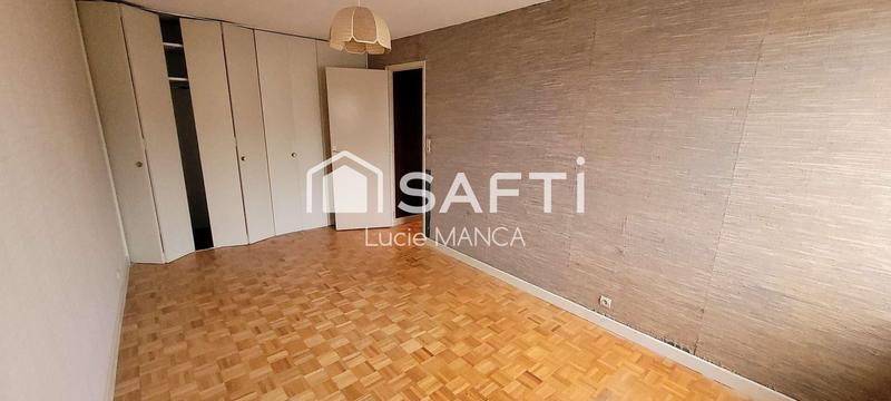 Maison - 241 m² - 8 pièces