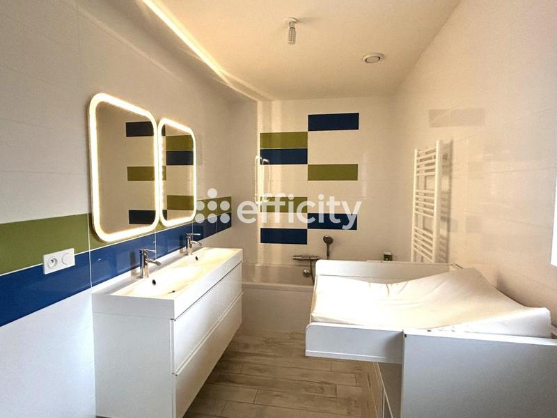 Maison - 137 m² - 5 pièces