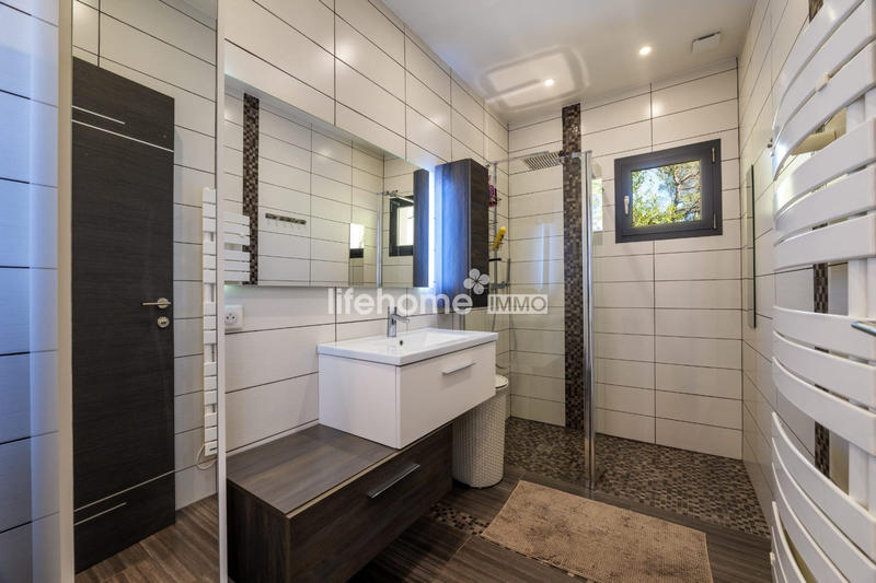 Villa - 234 m² - 5 pièces