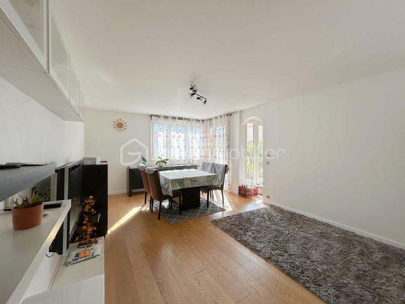 Appartement - 90 m² - 4 pièces