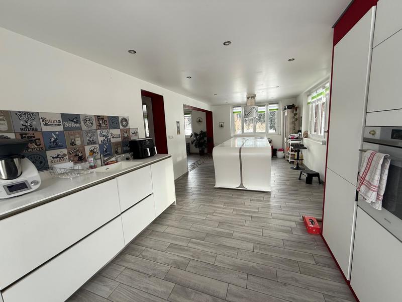 Maison - 209 m² - 7 pièces