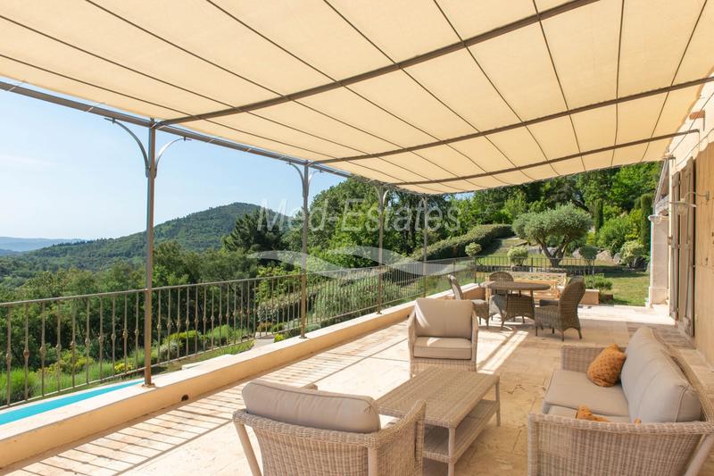 Villa - 247 m² - 7 pièces