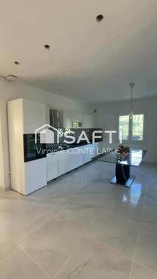 Maison - 228 m² - 6 pièces