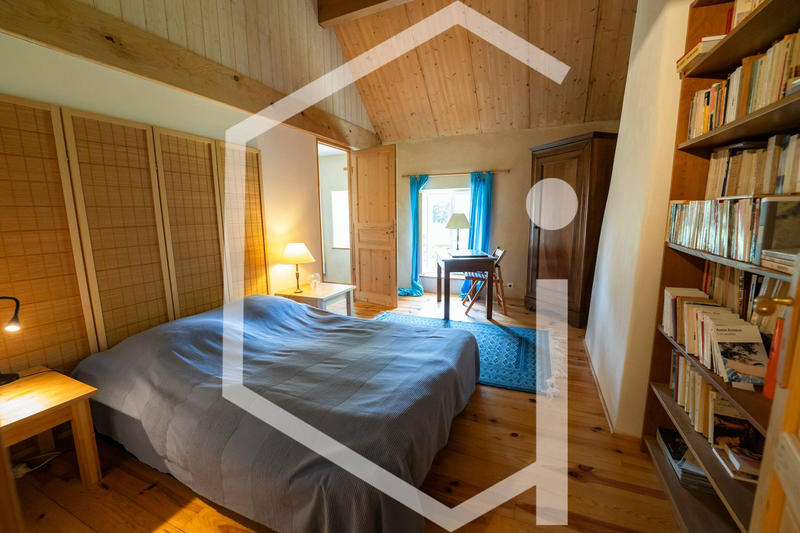 Propriété - 458 m² - 13 pièces