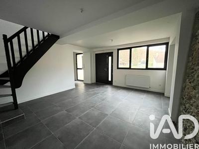 Maison - 93 m² - 5 pièces