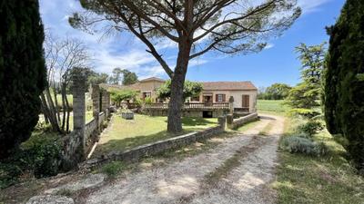 Propriété - 230 m² - 8 pièces