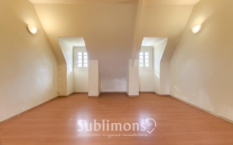 Maison traditionnelle - 150 m² - 7 pièces