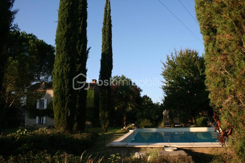 Corps de ferme - 474 m² - 15 pièces