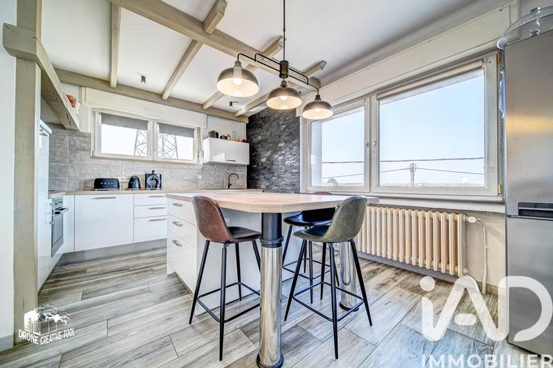 Appartement - 99 m² - 4 pièces