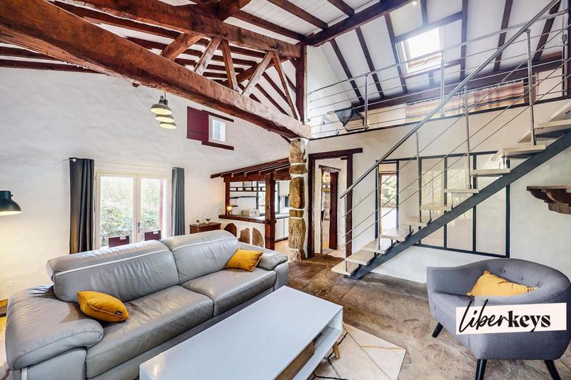 Villa - 220 m² - 10 pièces