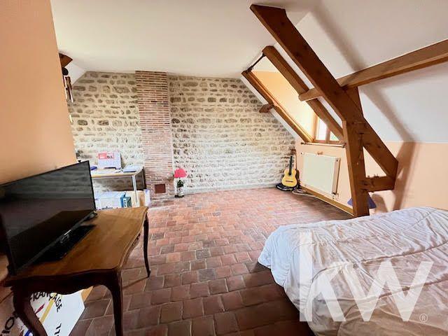 Maison - 251 m² - 9 pièces