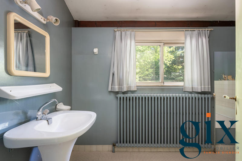 Maison - 286 m² - 8 pièces