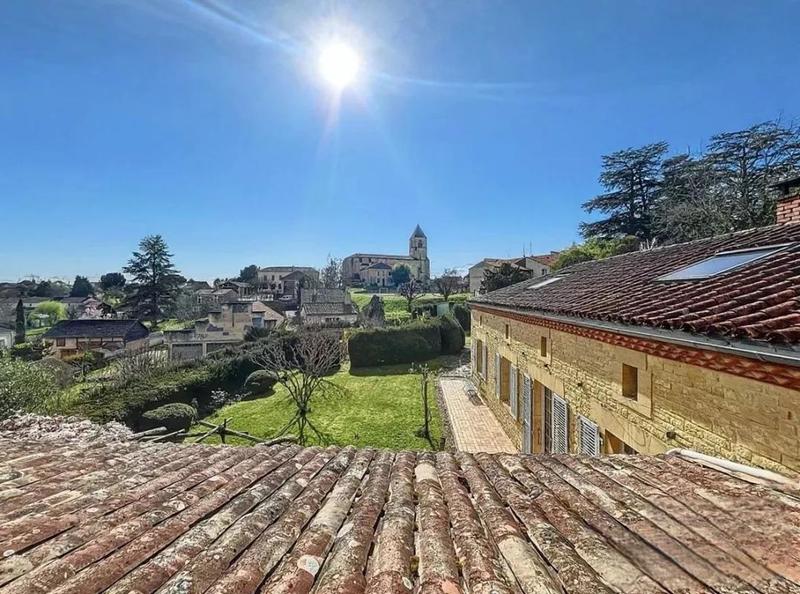 Maison - 320 m² - 8 pièces