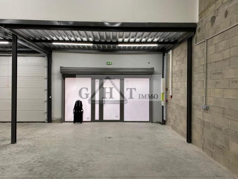 Entrepôt - 140 m²