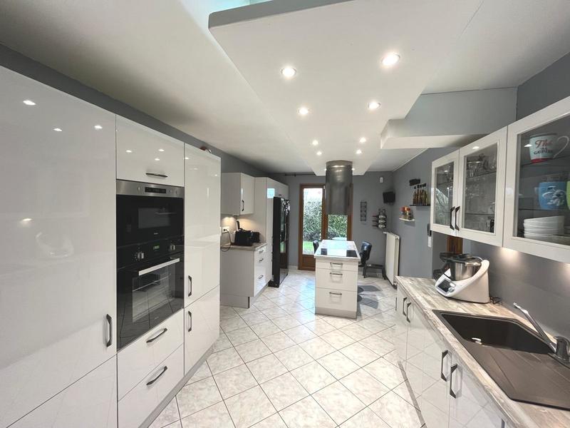 Maison - 127 m² - 5 pièces