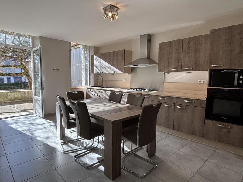 Maison en pierre - 394 m² - 11 pièces