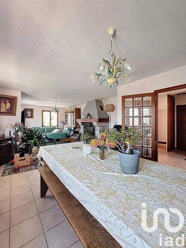 Maison - 211 m² - 6 pièces