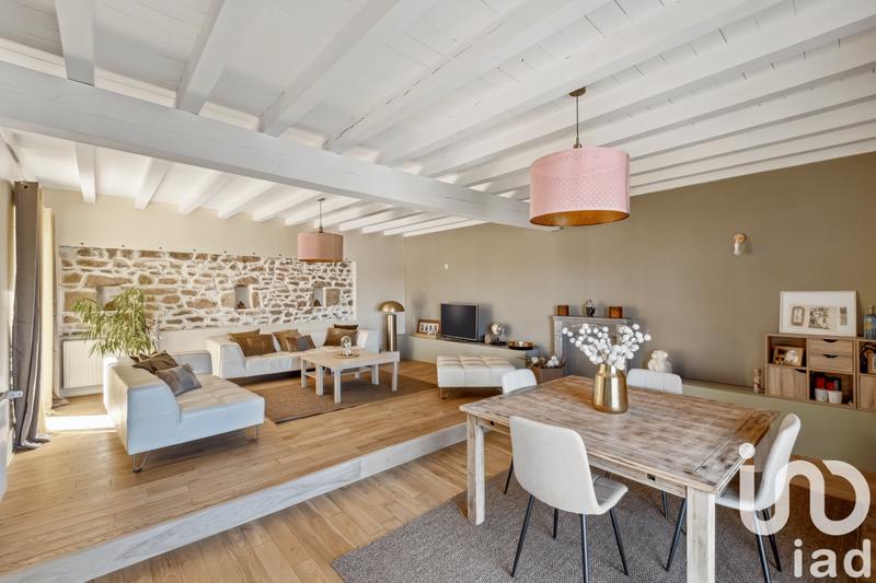 Maison - 210 m² - 6 pièces